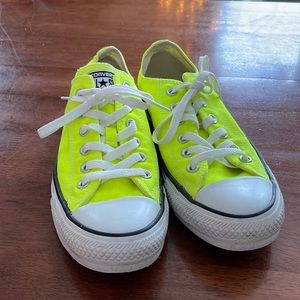 Chartreuse converse all-star